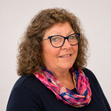 Frau Martina Wingen